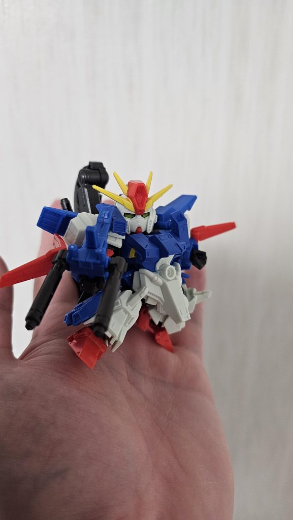 ビームライフル構え。手持ちで失礼します。フルダブ系は可動域終わってるのが定番ですが、まぁ及第点くらいには動きますねw感動。