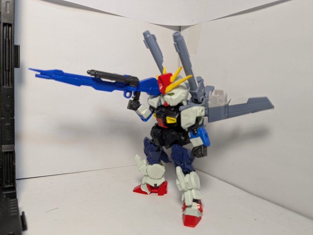 内蔵武器を使えないため、外付け武器で対応という設定