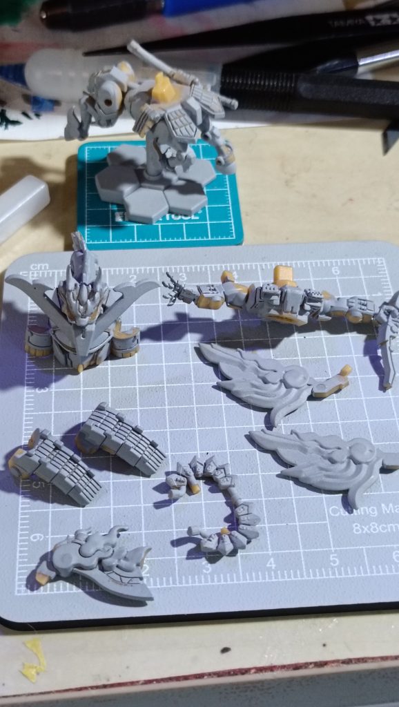 モールドの掘り直しや合わせ目消しの方がよっぽど時間かかりました。