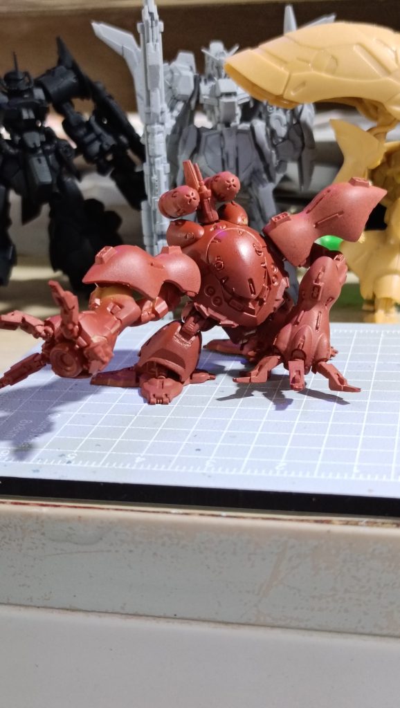 サフは戦車とかでよく使われるオキサイドレッドを缶サフでビャーと吹きました。