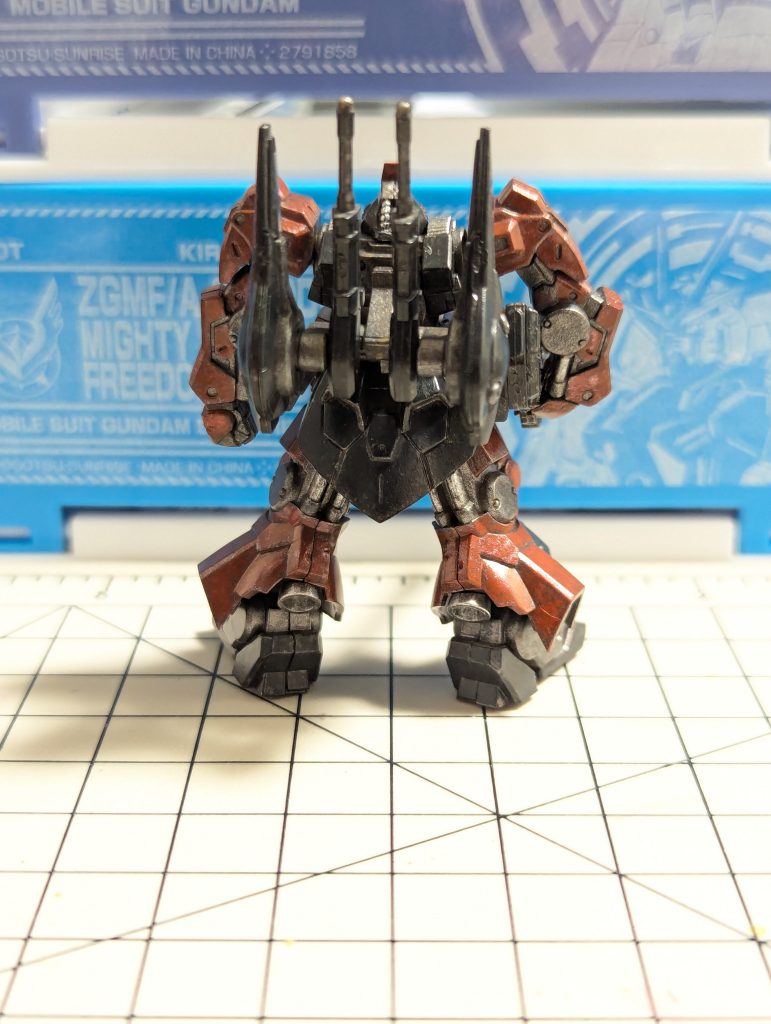 シリンダーっぽいところやパイプなんかも地味に塗り分けてます。