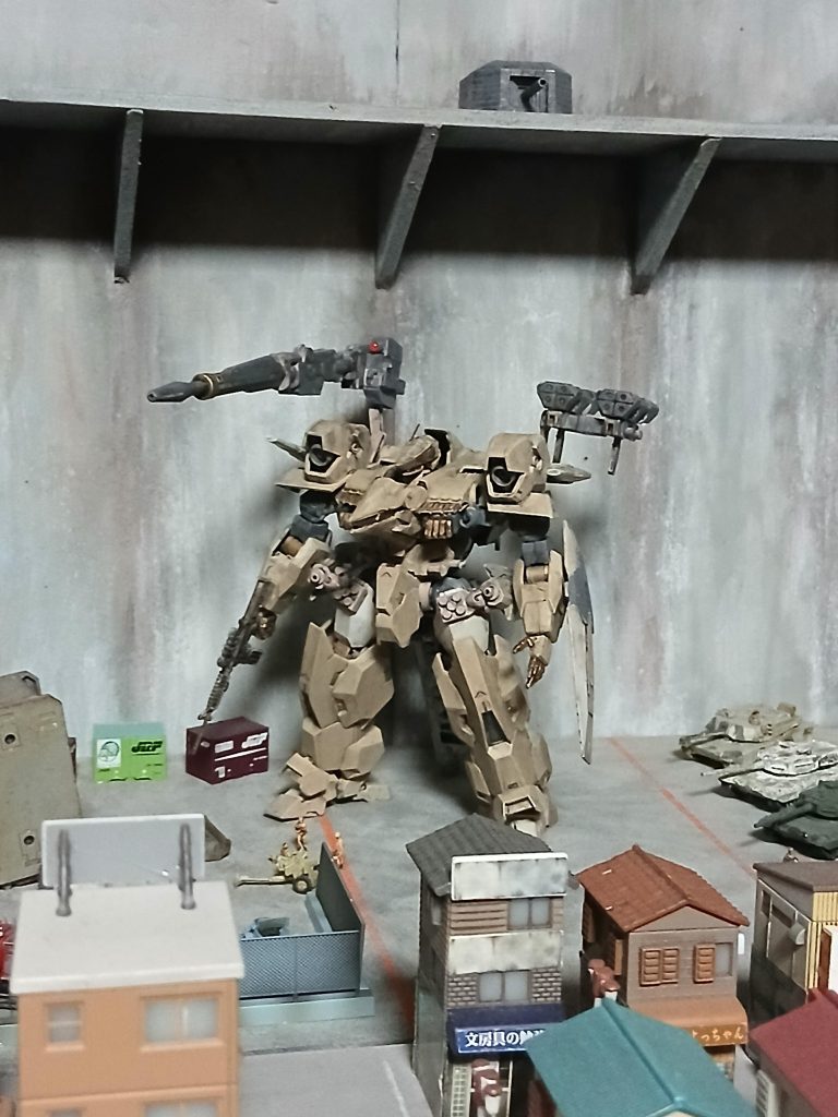 今回コトブキヤ製パーツはほとんど使ってませんね。ガンダムに見えるかは別問題で。カッコイイので満足です‼️😄