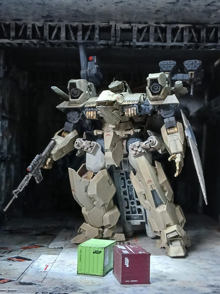 カッコイイ……肩の向き変えただけでもレイレナード感出ますね