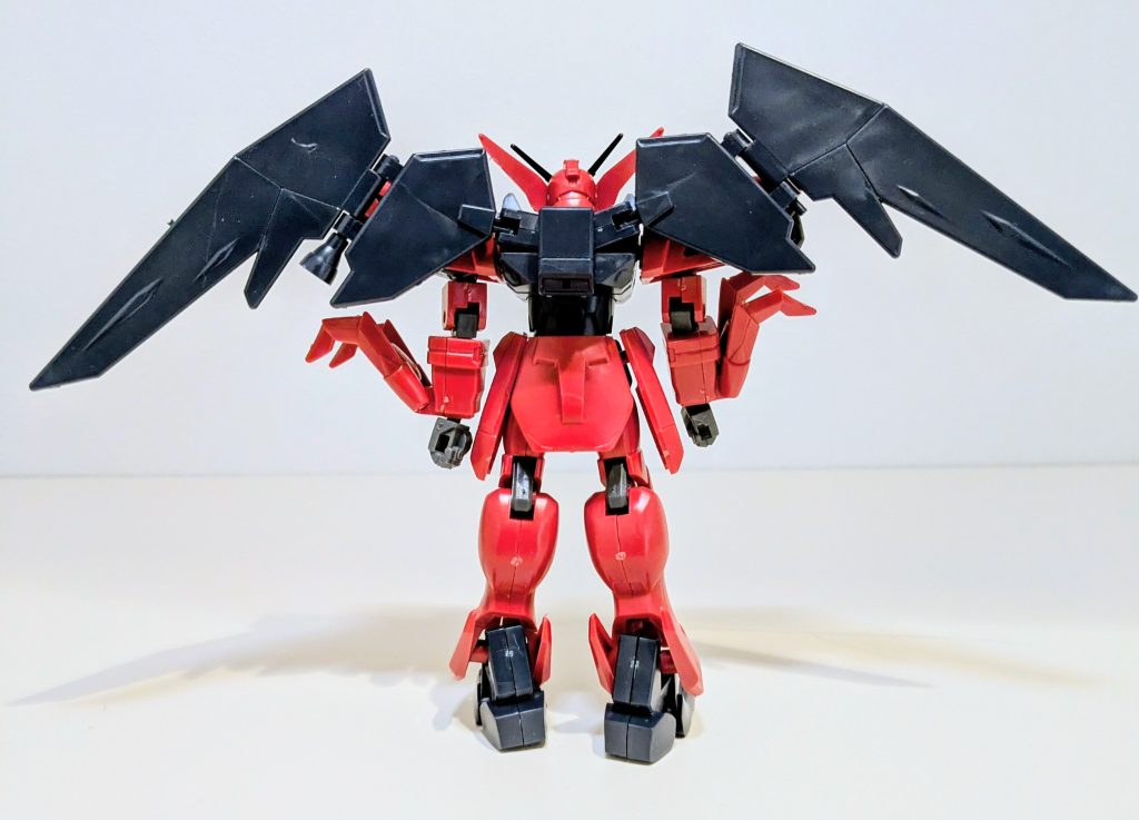 後ろ背部のバックパックのブースターつけ忘れてます。