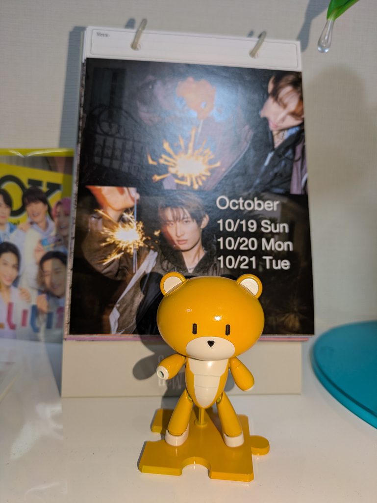 先ずはキットには無いメンバーカラーのオレンジ色をつくりました。