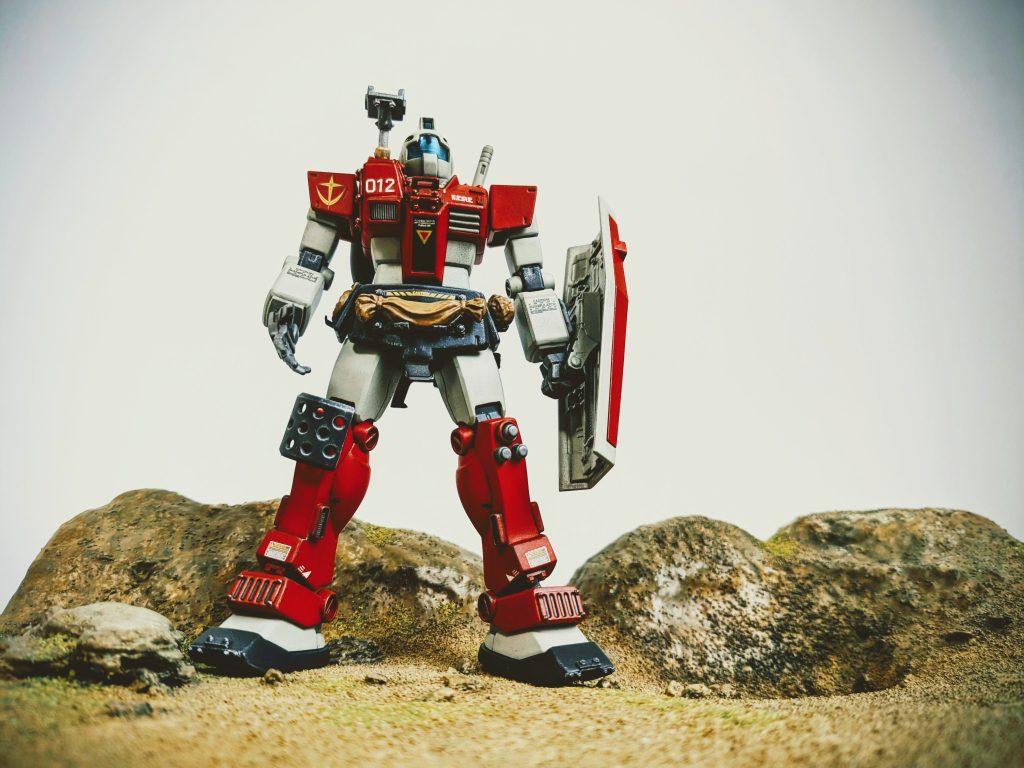 土台の上に乗せて大砲無しでパシャリ。今回はいつもよりもボルトの量が少ないです。