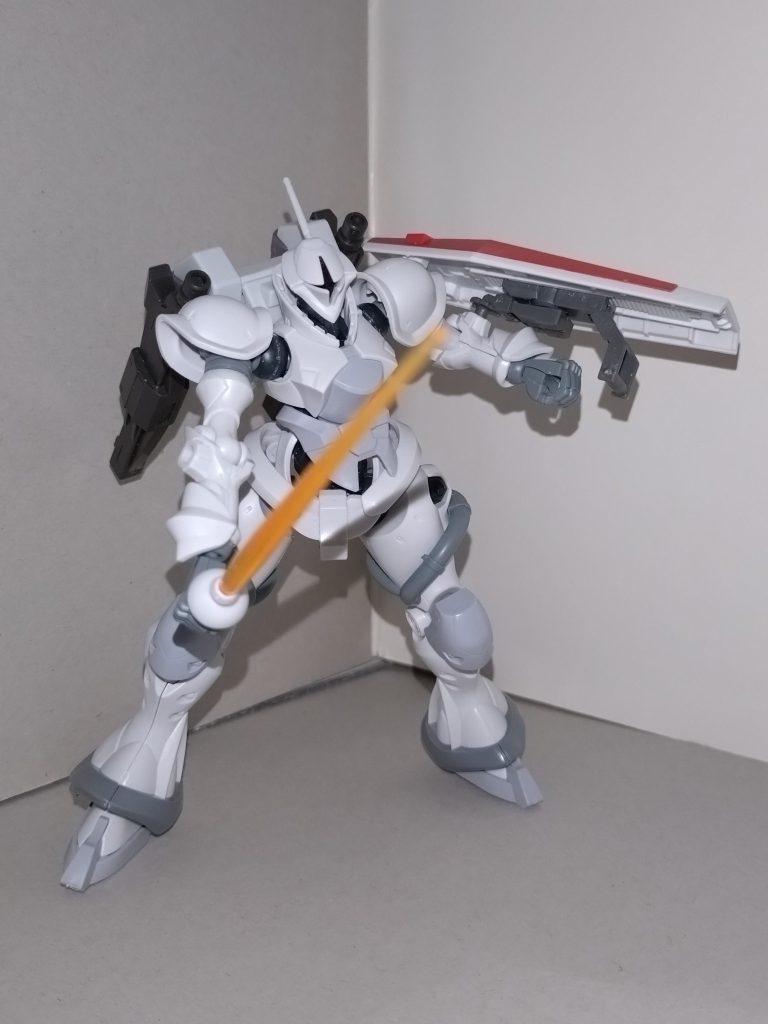 2本あり、両大腿部にラックがあるが、ピン破損対策として、通常はマウントしていない。