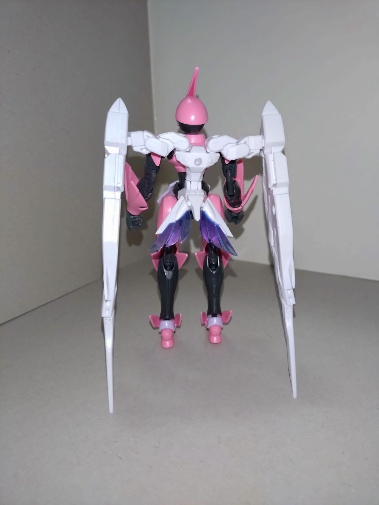 ウイングバインダーは、当初予定ではビルドウェポンになるはずだったが、イメージに合うものがなく、やむなく他社製にせざるを得なかった。見た目に違わず、空中戦を得意とする。 また、全通常武装をビーム兵器としたためか、Iフィールドやフェムテク装甲に弱い、と言われているが···。