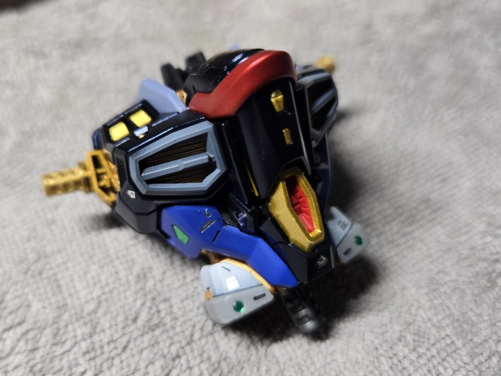 黒:プリズムブルーブラック赤:ガンメタ下地、メタルレッドの重ね塗り青:コバルトバイオレット