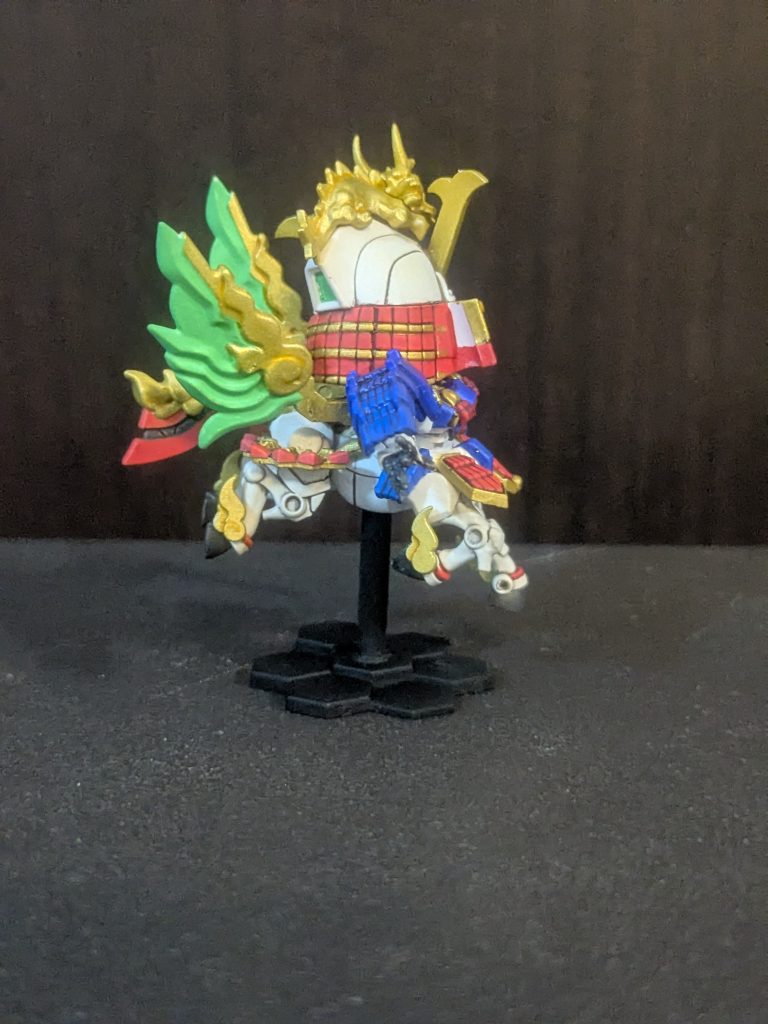 ポスカももっと色の種類が欲しいところですが、塗る選択肢が増えました