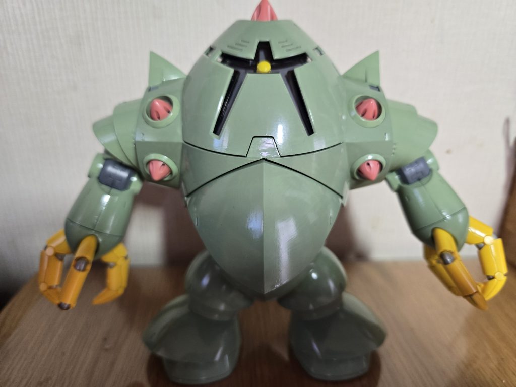 モノアイのカバーを、クリアーに代えてスッキリ!