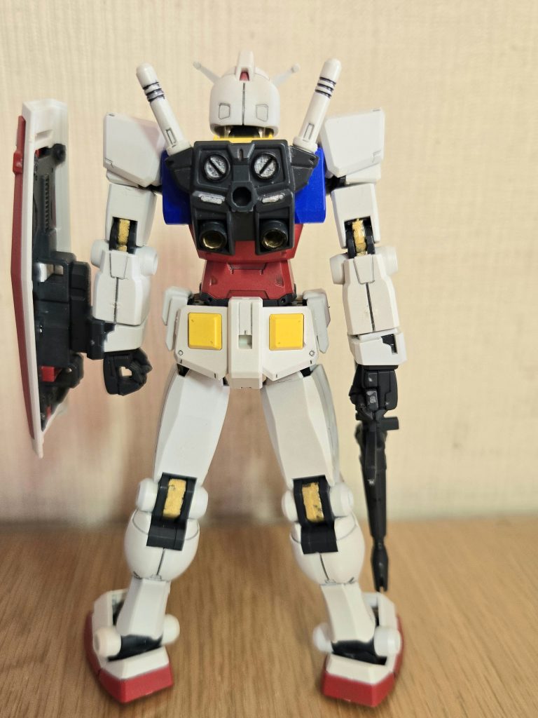 リアビュー。関節部はゴールドにしてマグネットコーティングを意識しています😄