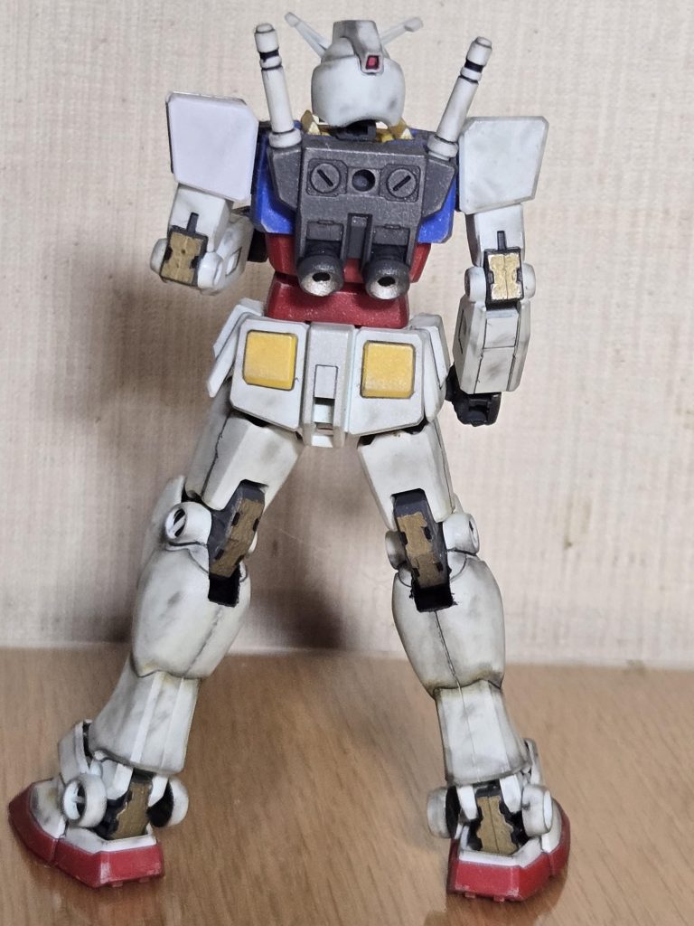 リアビュー。各所にスミ入れをしました。