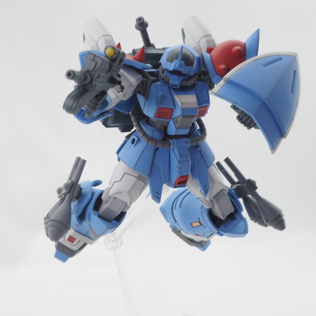 最近の漫画版にも空間戦仕様のイフリートがあるらしいですが、全く異なる世界線の妄想です。(そもそも漫画版のことはよく知らない😅)カラーリングは原作の設定資料にある大河原版カラーをモチーフにしています。前回の1号機はダークブルーとは対照的に(ニムバスのくせに)爽やかなライトブルーで塗装しました。