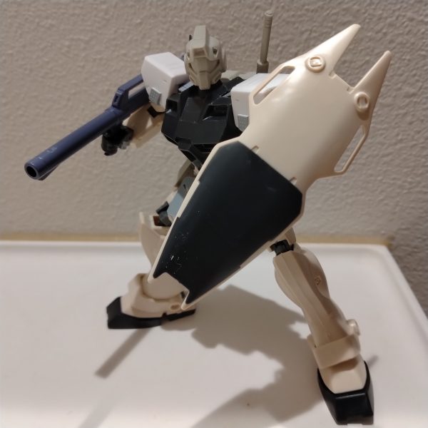 ・腹部3mm延長・フロントアーマー2mm延長1mm幅増し・太腿2mm短縮1mm幅増し・肩アーマーはイラストに合わせアレックスから流用最新キット風に肩口がせり上がる…アップで見れば旧キットとは思うまいて、ふふ腕がちょっと貧相な感じ、うーん🤔 （3枚目）