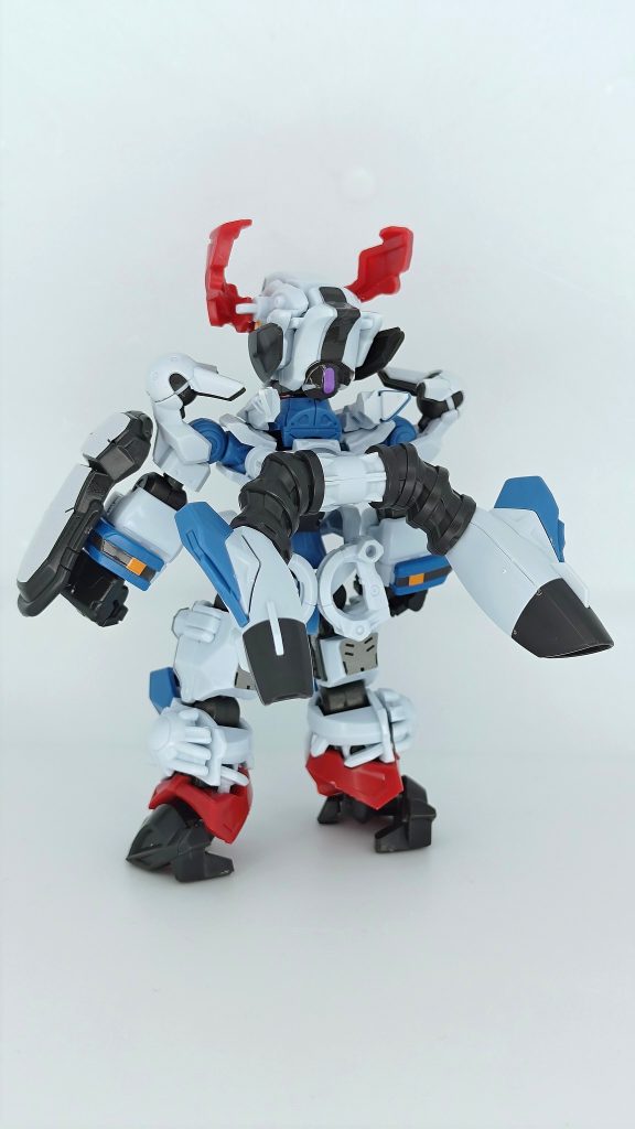 胴体と腰・肩・バックパックがHG、それ以外はブロックロスです。