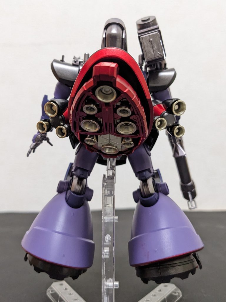 背面・・・ガンメタ・黒・赤で元ドム(元カレ・元カノみたい😁)のバックパック&スカート見立てで仕上げてみました😉‼️まぁ、ジ・Oの「隠し腕」ならぬ「隠し脚」ってトコです😆‼️