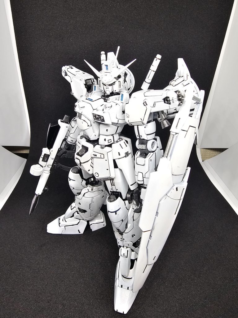 制作途中で、シールドが割れたので、これも隠し味と思い、そのまま残してあります。