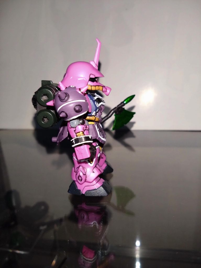 水性ホビーカラーはクリームイエロー、ジャーマングレー、ガンダムルブリスピンク、グレー、ティターンズブルー2、ダークグリーン等を使用しました。