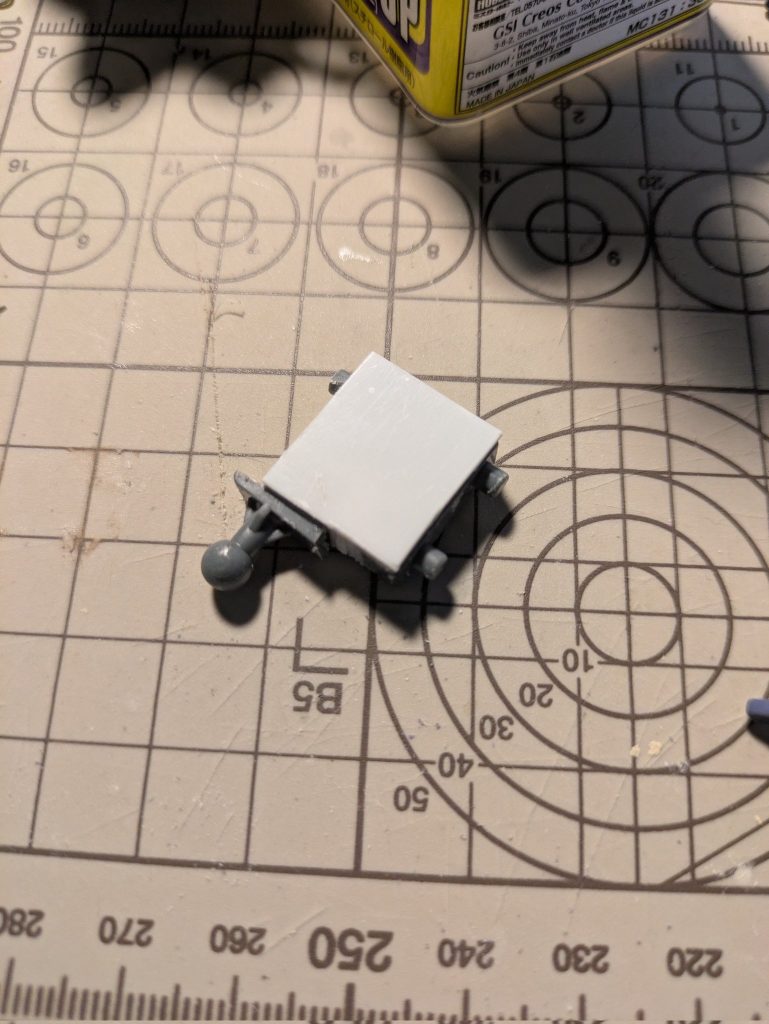 接地性を高めるために足首の軸位置を外側に移しています。