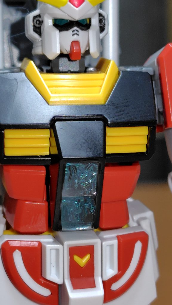 胴体コクピット部はミラーフィルムにクリアマリンブルー素材でコクピットが剥き出しに見える様に。