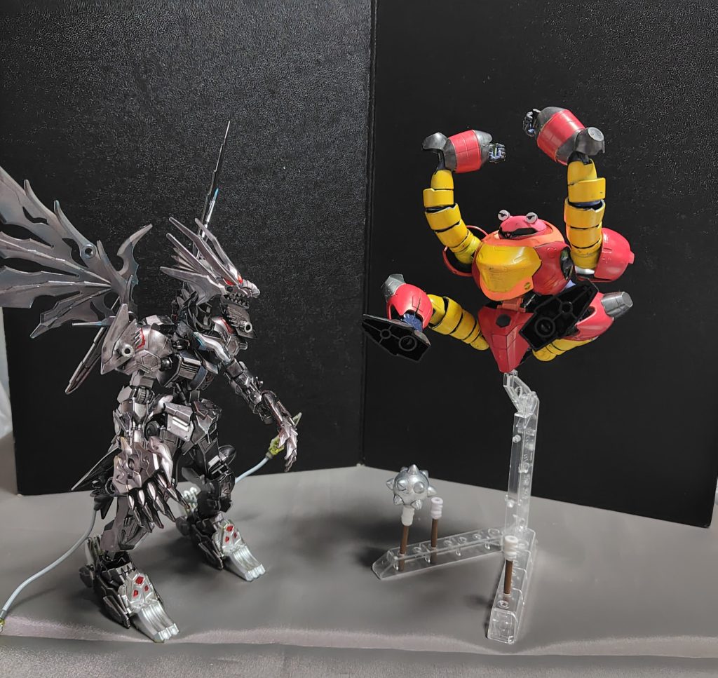 ボロットは敵に目掛けて飛び込んだ！！「うぉりゃぁぁ、ボロットヒップアタック！」