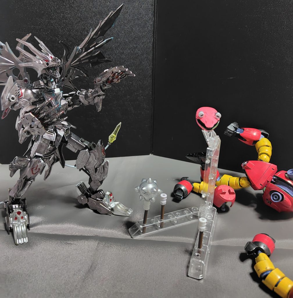 鉄血龍のドラゴンクロー！！！「どひゃぁぁあ、やられちまったわよん♪」