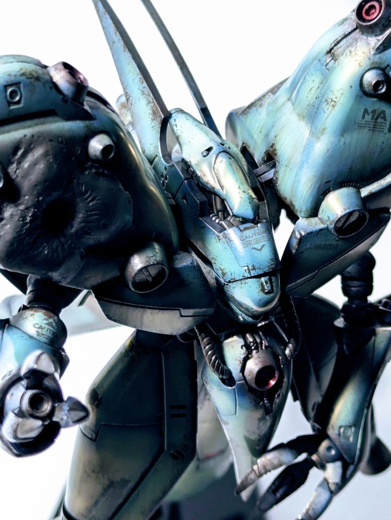 ここで止めて置けばいいものを、途中で学んだ清水流のチッピング&ピンウォッシュ。。あの素晴らしい技法を注いでこそ、、激闘を経た汚れから垣間見える、チタン合金セラミック複合材的なきらめきを(ΦωΦ)✨(あぁ、、ここまで磨いてきた鏡面が全てぶち壊しになるぜ?無理せず次のキットでやればいいんだよ、ニャアよ(zaku-kao8))ざわざわざわざわざわざわざわざわざわざわざわざわざわざわざわざわ、、、一昼夜、カイ◯ジの音が脳内を支配しました。。