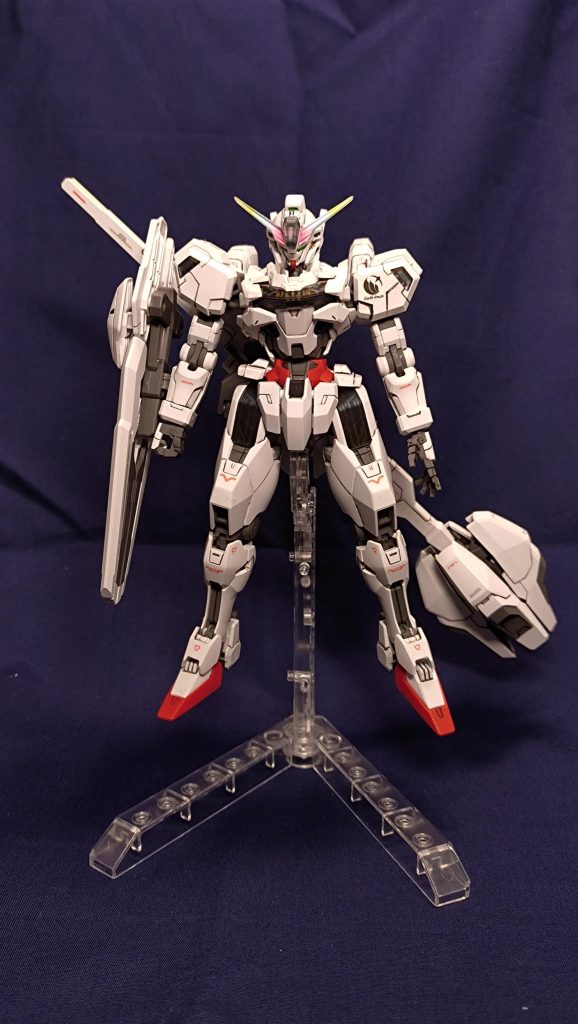 キットは素組でアンテナシャープ化と墨入れ＋デカールに艶消ししました。キットにはエスカッシャンもついていてこちらも持たせてます。