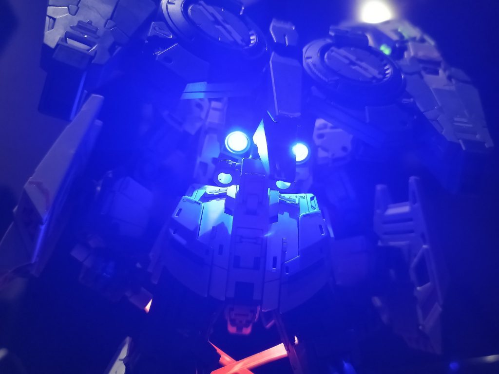 バーニアは定番のブルー