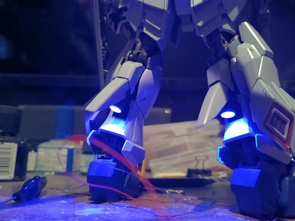 脚部バーニアはブルー👍