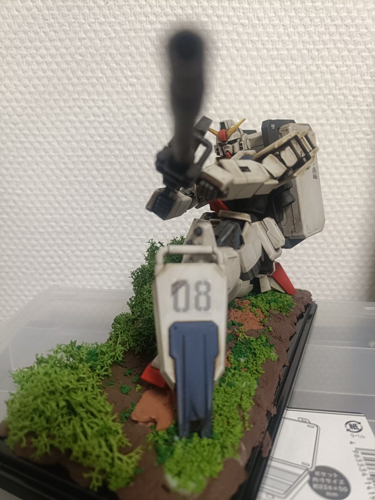 HGUC 陸戦型ガンダム–4枚目/制作者：ゆうさん