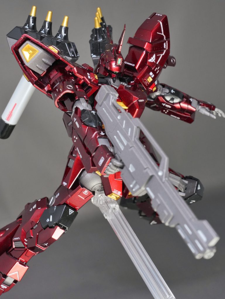 何やら宇宙世紀ものでありつつ、ターンエーガンダムのような雰囲気もあるのだとか?・・・どういうこと??完結後には映像作品化していただきたいですね!!