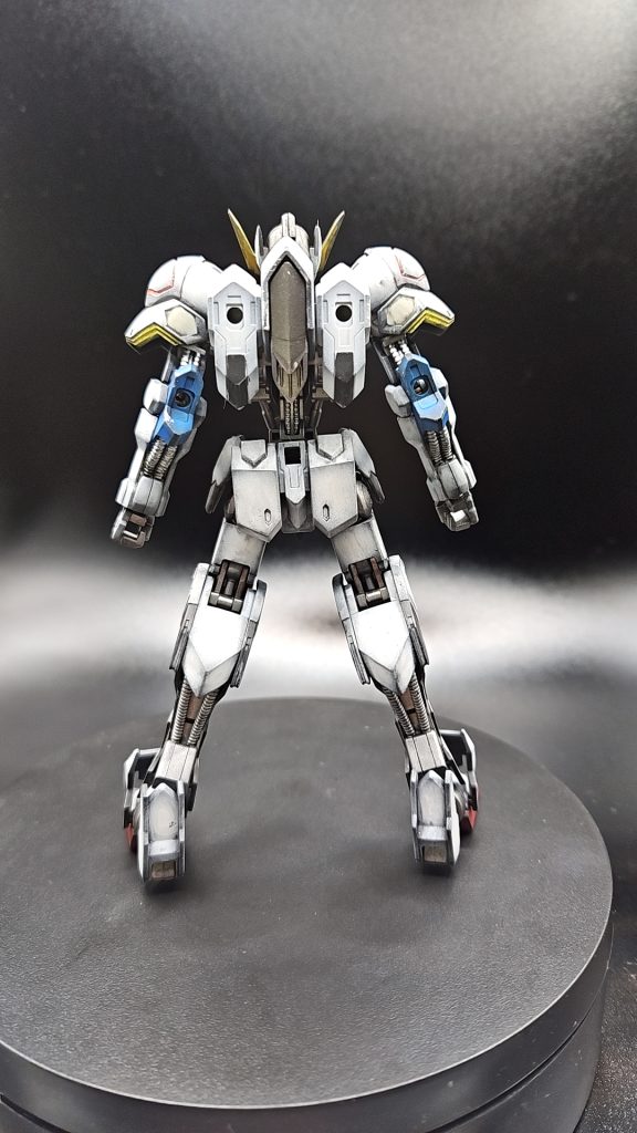 フレームはスターブライト系を使ってエナメルで部分塗装していますウォッシング後にドライブラシして艶消しトップコートで仕上げています