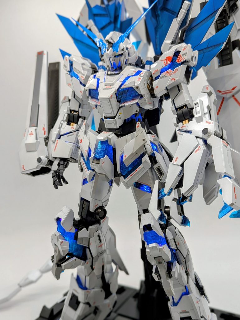 PGユニコーンガンダムペルフェクティビリティ改修全塗装完成品–2枚目/制作者：kenshira0123