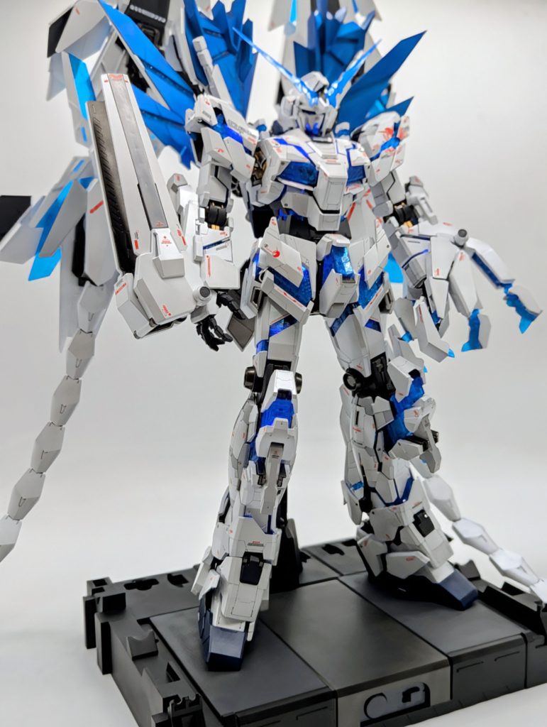 PGユニコーンガンダムペルフェクティビリティ改修全塗装完成品–3枚目/制作者：kenshira0123