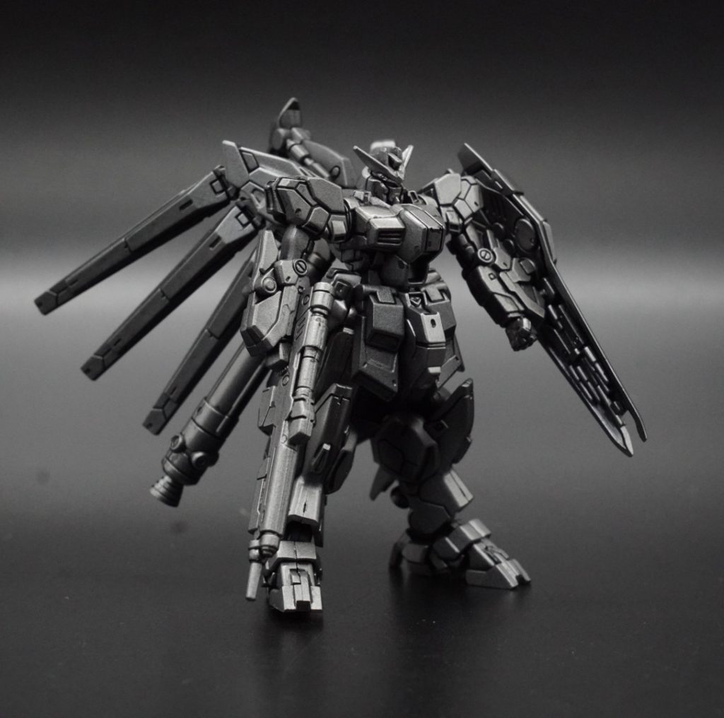 メタリック塗装後、タミヤエナメルでスミ入れです。