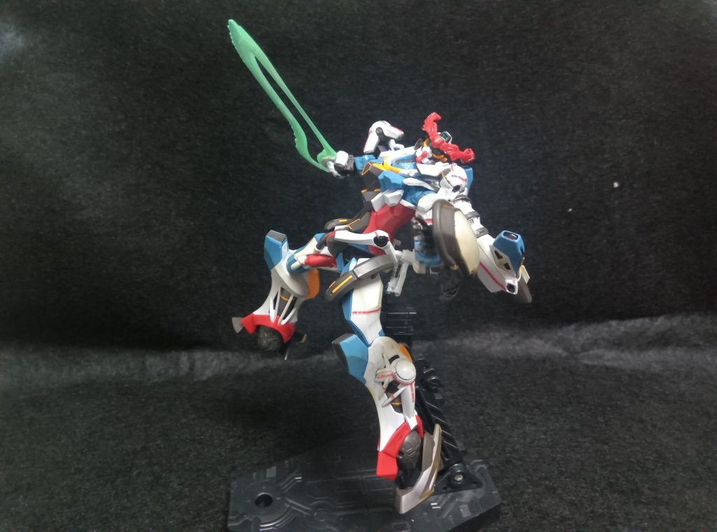 これ全塗装できる人、すごいですね。説明書通りに組むだけでも大変でした。