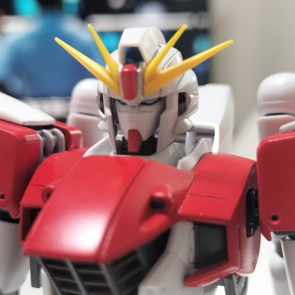 何故か今更F91イマジンを作成しました。今回(も)顔に拘りまして、最初はキットのフェイスを小型化して満足していたのですが…たまたま手元にあったEGニューとMG2.0のフェイスが同じくらいのサイズだとおもい、軽い調整をするとコレがシンデレラフィットマスクのへの字を2本にし隈取りを修正したところめちゃくちゃ好みの仕上がりになり、気がつけばスジ彫りまで入れて最後まで走り抜けていました。もうほとんど完成してますがもう少し修正してからブース撮影していきます。休憩のつもりで手をつけたら先に出来てしまったシリーズ…どうやらカトキ版によく似ていたので、EGニューを買い直したらもう今度はしっかりカトキ版に寄せて作ってみようかな(3枚目)