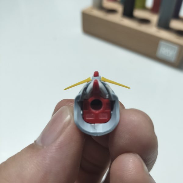 何故か今更F91イマジンを作成しました。今回(も)顔に拘りまして、最初はキットのフェイスを小型化して満足していたのですが…たまたま手元にあったEGニューとMG2.0のフェイスが同じくらいのサイズだとおもい、軽い調整をするとコレがシンデレラフィットマスクのへの字を2本にし隈取りを修正したところめちゃくちゃ好みの仕上がりになり、気がつけばスジ彫りまで入れて最後まで走り抜けていました。もうほとんど完成してますがもう少し修正してからブース撮影していきます。休憩のつもりで手をつけたら先に出来てしまったシリーズ…どうやらカトキ版によく似ていたので、EGニューを買い直したらもう今度はしっかりカトキ版に寄せて作ってみようかな(4枚目)