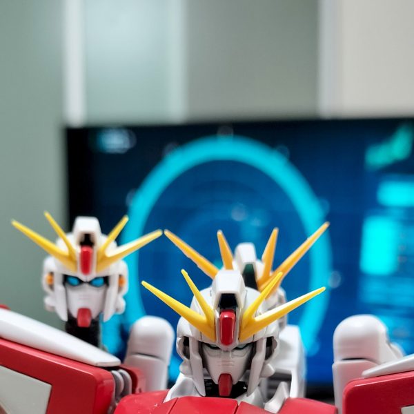 何故か今更F91イマジンを作成しました。今回(も)顔に拘りまして、最初はキットのフェイスを小型化して満足していたのですが…たまたま手元にあったEGニューとMG2.0のフェイスが同じくらいのサイズだとおもい、軽い調整をするとコレがシンデレラフィットマスクのへの字を2本にし隈取りを修正したところめちゃくちゃ好みの仕上がりになり、気がつけばスジ彫りまで入れて最後まで走り抜けていました。もうほとんど完成してますがもう少し修正してからブース撮影していきます。休憩のつもりで手をつけたら先に出来てしまったシリーズ…どうやらカトキ版によく似ていたので、EGニューを買い直したらもう今度はしっかりカトキ版に寄せて作ってみようかな(5枚目)