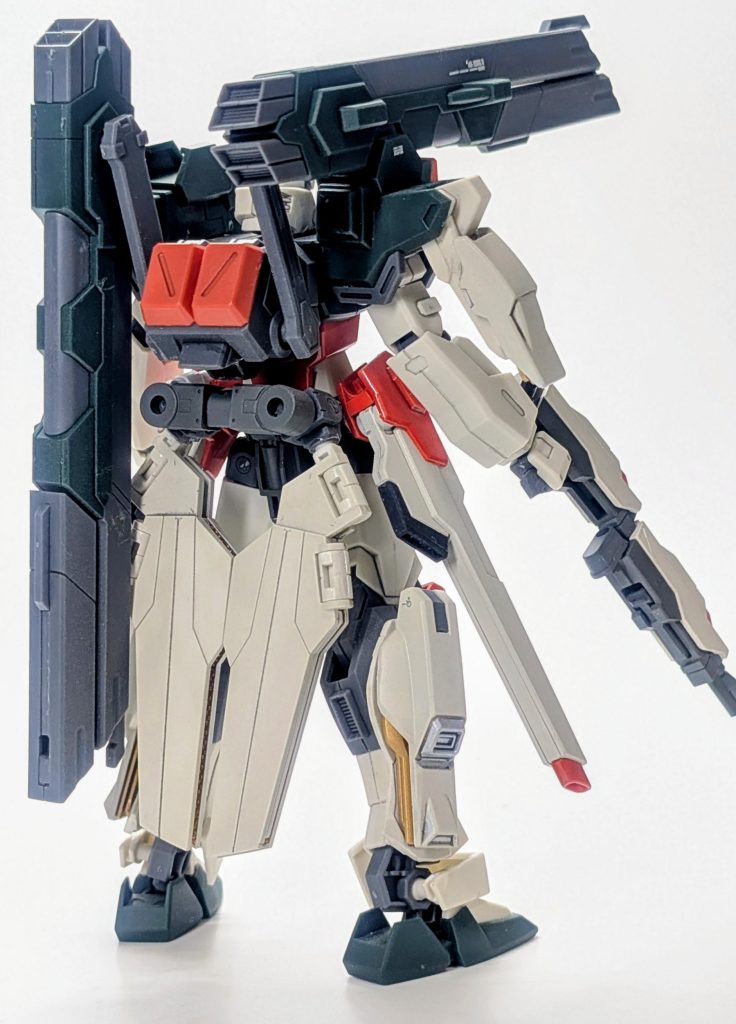 6枚のリフレクターは尻アーマー(？)の位置に擬態です。元々の形状だとちょっと尻アーマーとしても長すぎるなと思っていたので思い切って先端をカットしましたが展開してもそんなに違和感無かったので良いかなと。