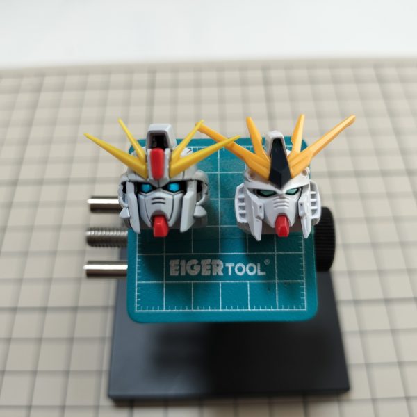 MG2.0、改修後、元になったEGニュー中身の比較、切断ラインなど分かりやすいと思います。②につづく （4枚目）