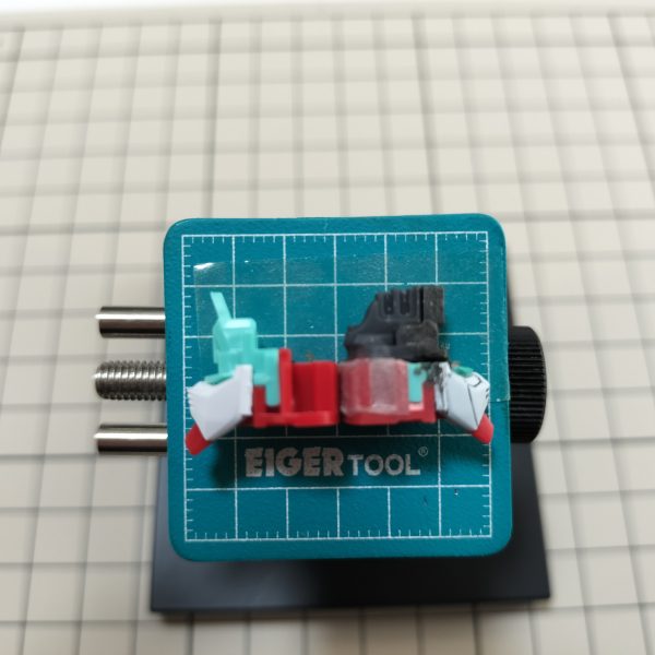 MG2.0、改修後、元になったEGニュー中身の比較、切断ラインなど分かりやすいと思います。②につづく （6枚目）