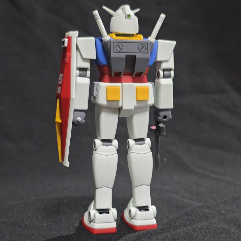 うしろ姿は余りに無骨ですが、それがいい!