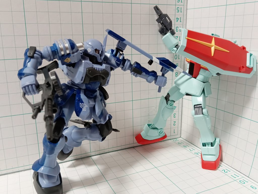 HGUCジムと合わせて撮影昨年MS Iglooも試聴､元々欲しかったもので､ようやく再販で買う事が出来ました｡ 