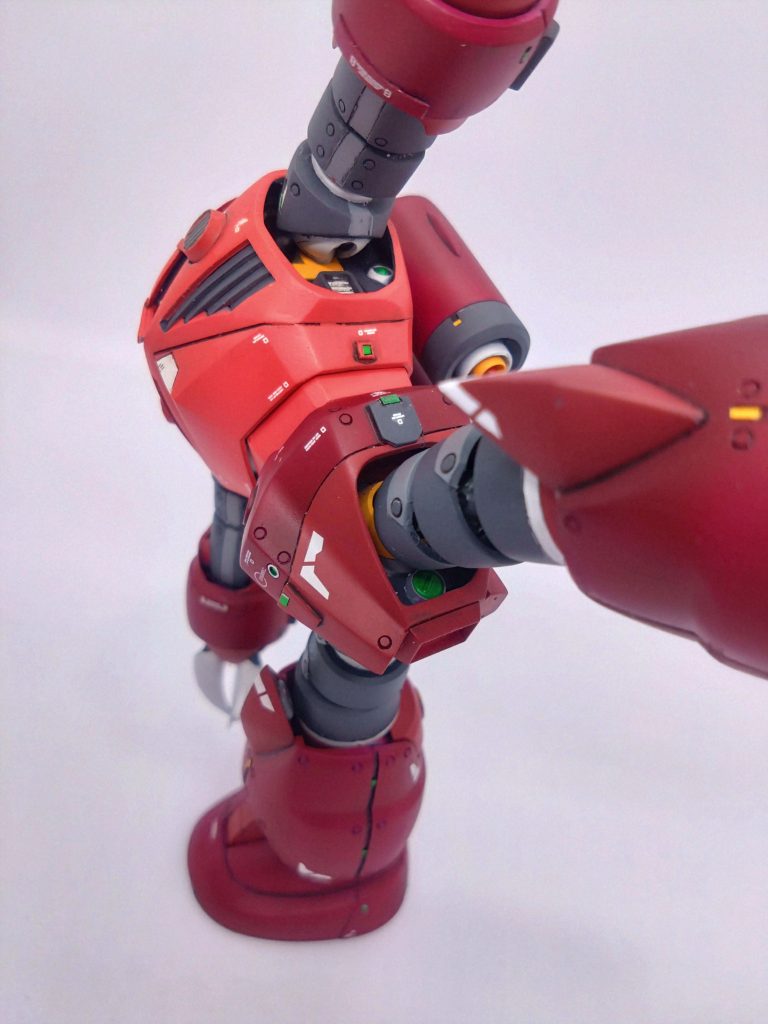 腕の付け根、足の付け根に少しディテールを入れて、色分けしてそれらしくしてみましたwイメージ優先、自己満足の世界です😸