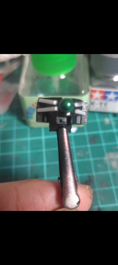 0,4ミリ幅のプラ棒をカットして４箇所接着 