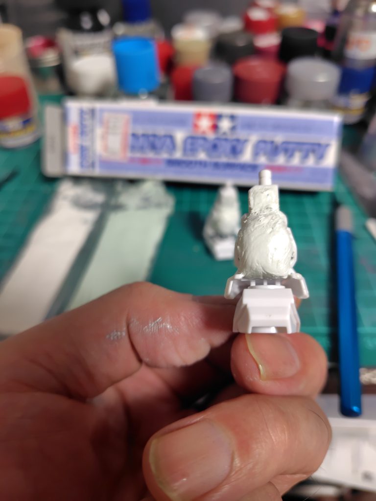 パテでうめました