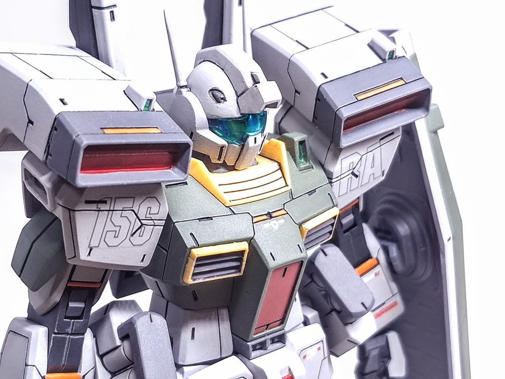 アップだと細かい傷が目立ちますね